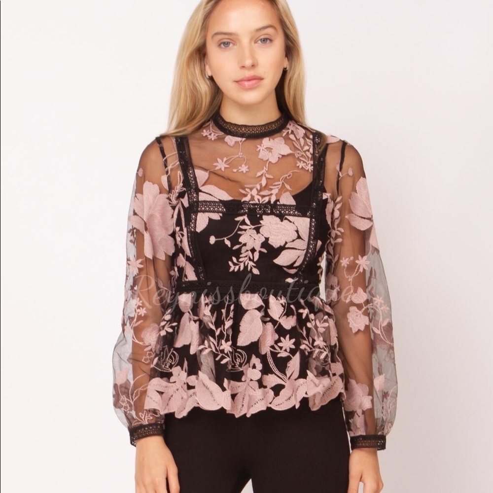 NWT Floral embroidered Blouse